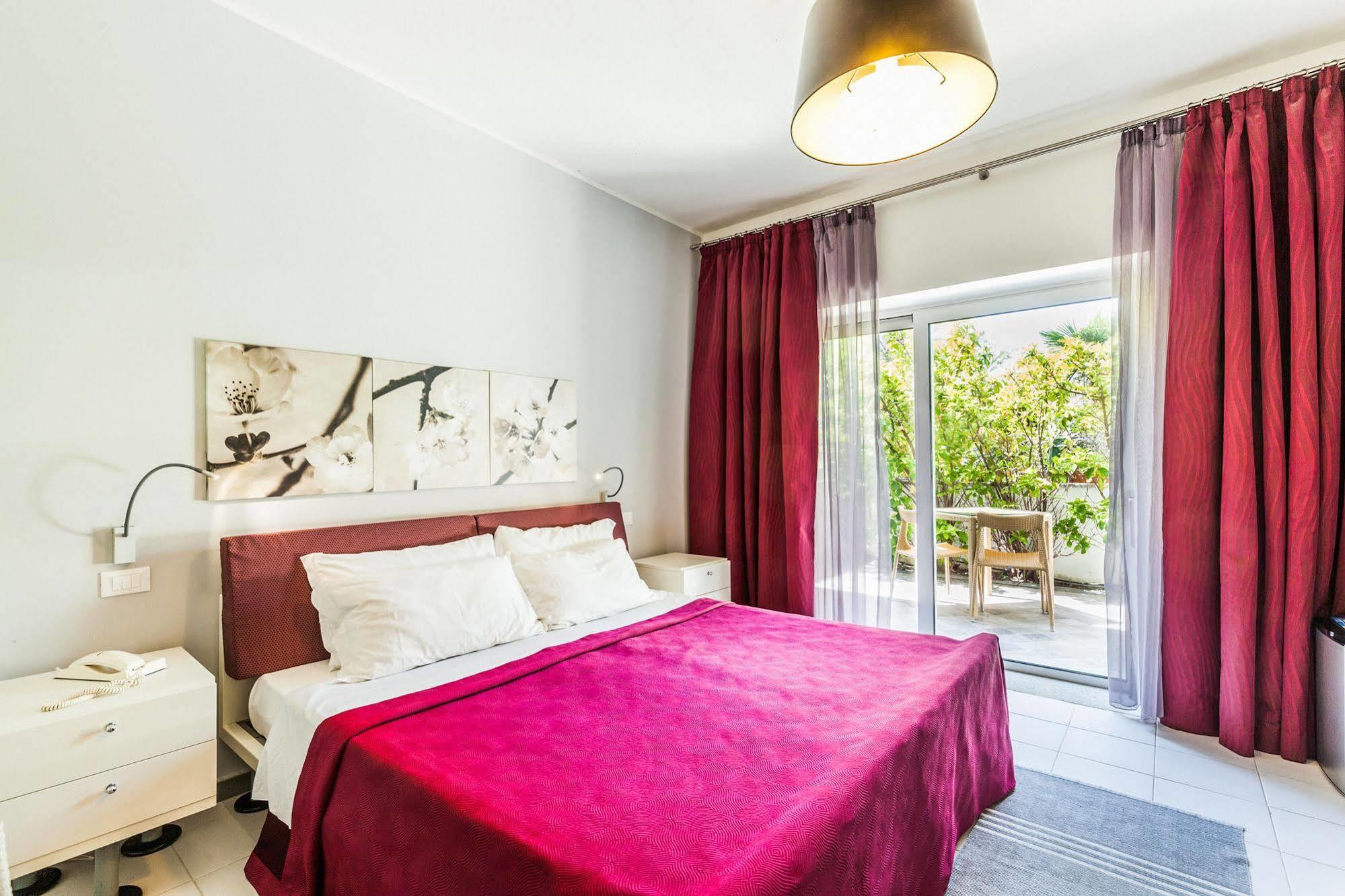 Hotel Residence Hibiscus ラ・カレッタ エクステリア 写真
