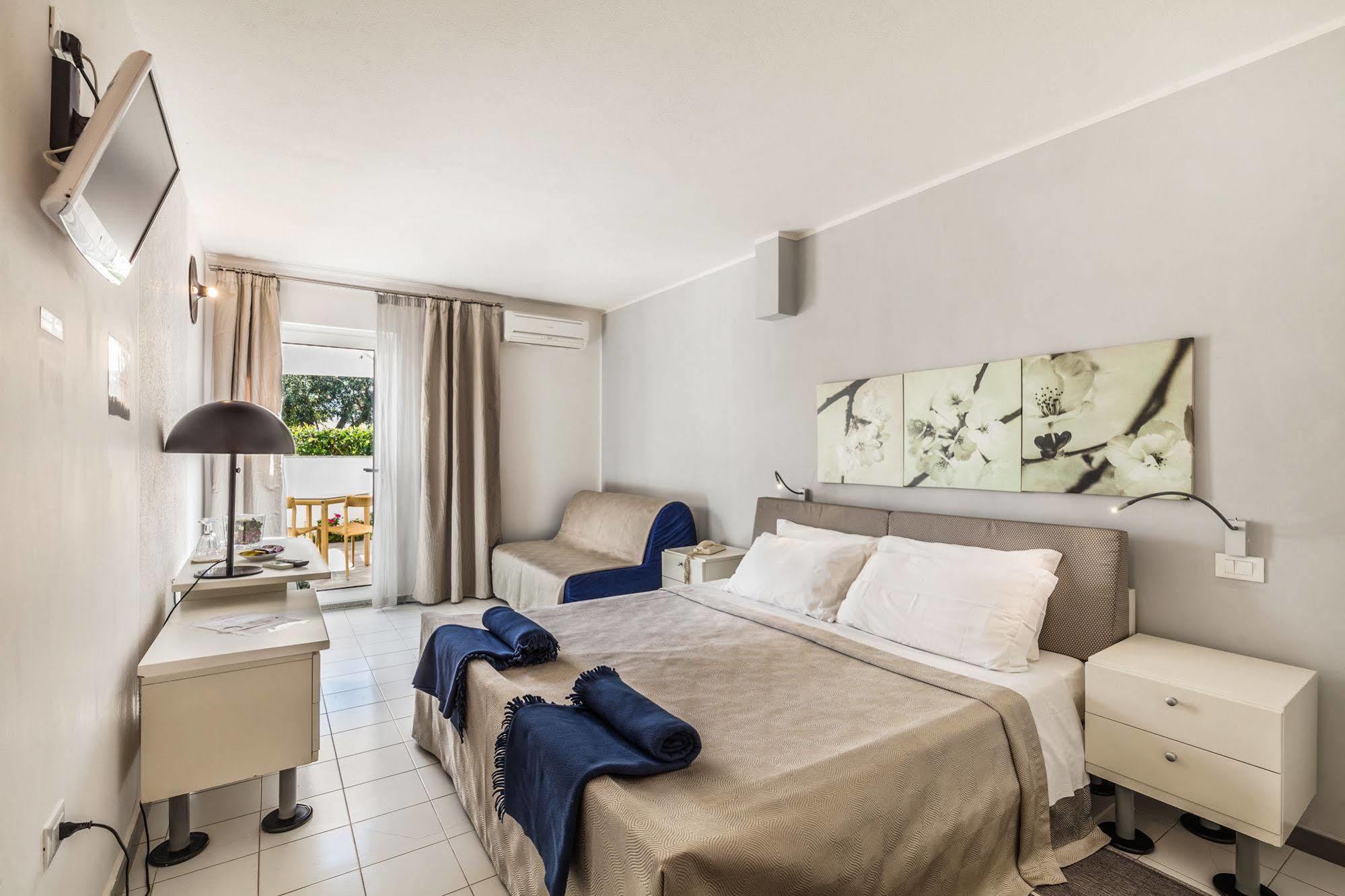 Hotel Residence Hibiscus ラ・カレッタ エクステリア 写真